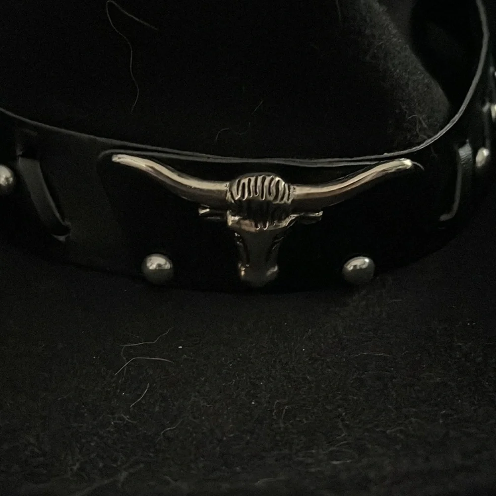 Black cowboy hat - Picture 2 of 3